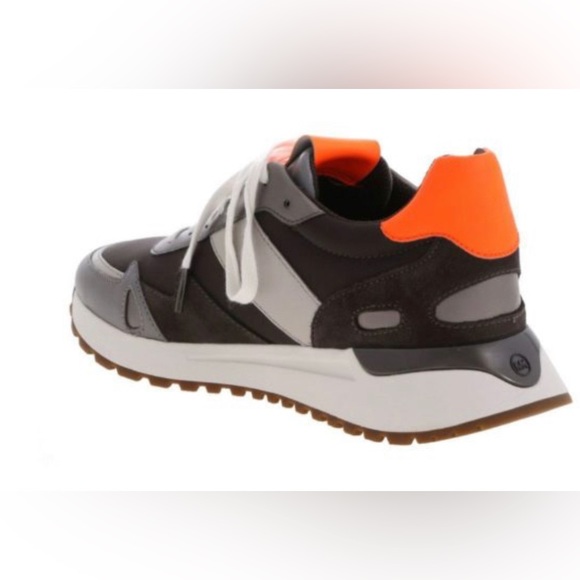 MICHAEL KORS
Miles sneakers in anthracite color pre-use no box . Like New - Picture 4 of 6